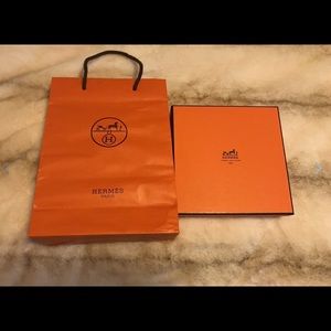 Authentic pre-owned Hermès box and bag